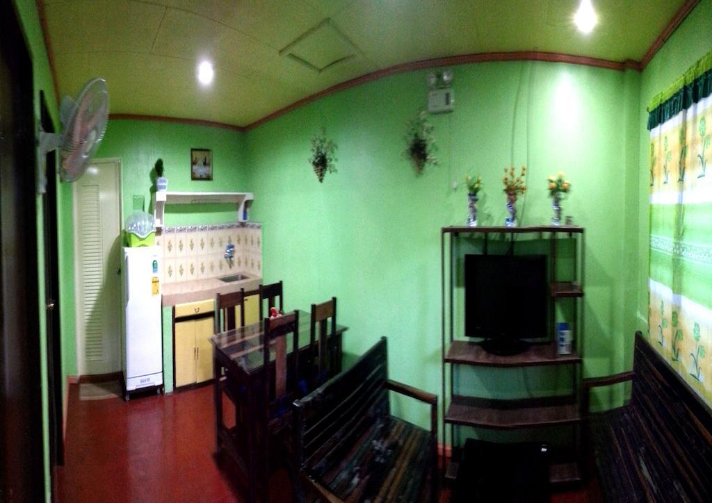 Dhayne Pension Puerto Princesa Habitación foto