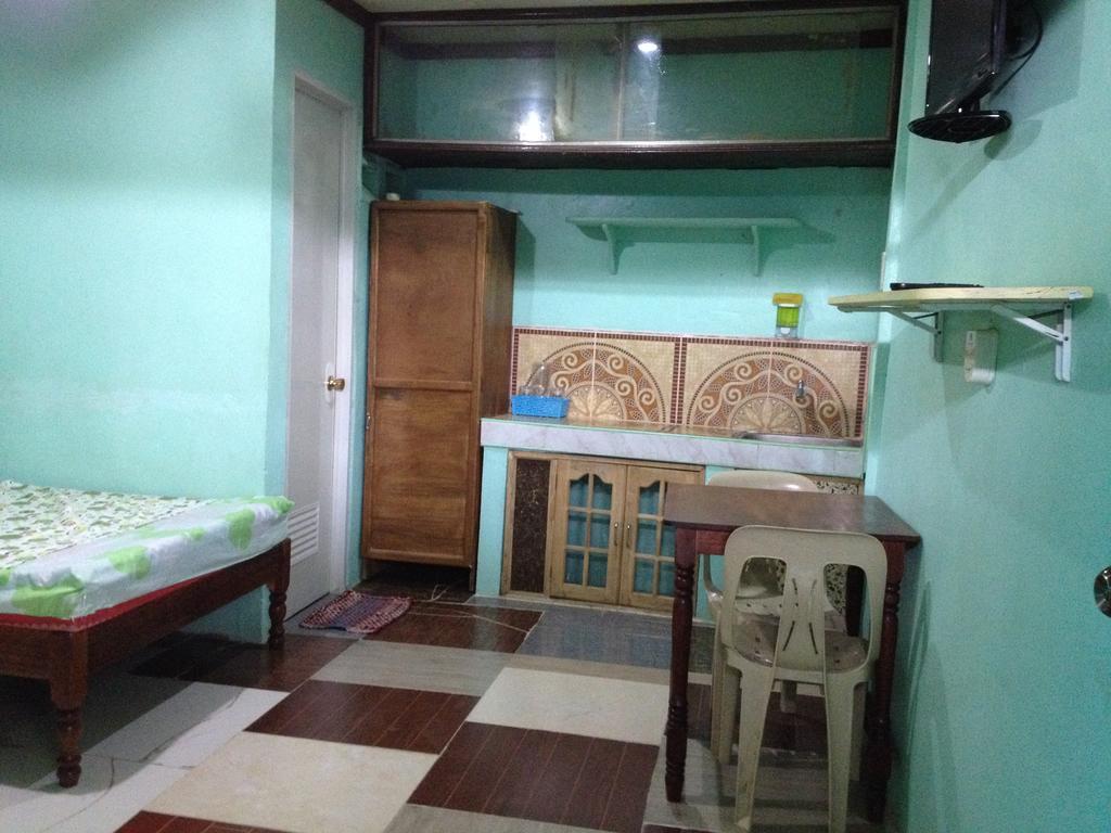 Dhayne Pension Puerto Princesa Habitación foto